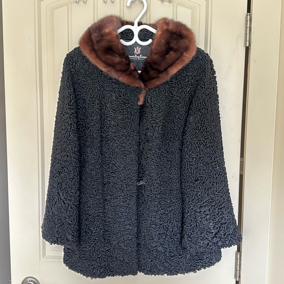 VINTAGE LAMB FUR JACKET - Picture 1 of 9